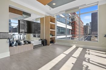 Fitness center at the elle apartments in chicago, il 60605
